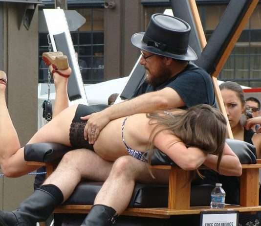 sexualité BDSM en public