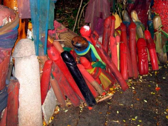 des pénis rouges au chao mae tuptim