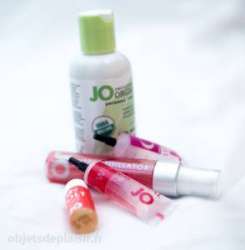 Le lubrifiant Organic en compagnie de stimulants sexuels de la marque Jo, dont je vais bientôt vous parler