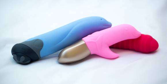 Trois sextoys de Fun Factory : le Dolly Dolphin, le Dolly Bi et le Tiger G4 Trois sextoys de Fun Factory : le Dolly Dolphin, le Dolly Bi et le Tiger G4