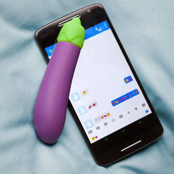 emojibator, le sextoy emoji aubergine