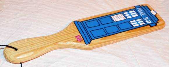 Sextoys Doctor Who : le paddle Tardis