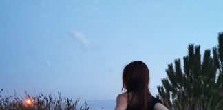 photos sexy du jour : exhib flash en revenant de la plage