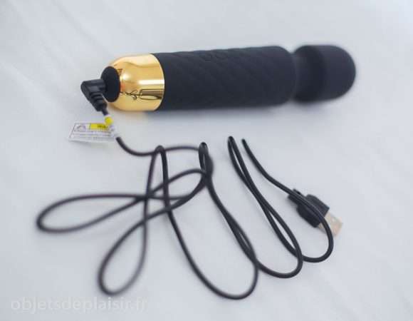 la wand Wanderful Dorcel et son câble de chargement