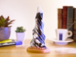 Dickhorn Deep N' Geek : un gode corne de licorne