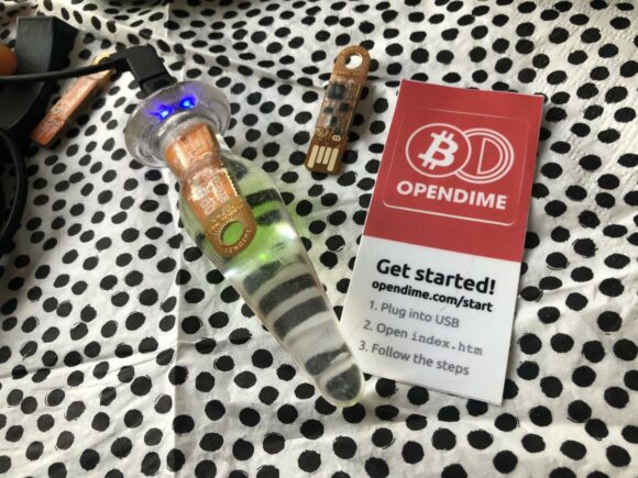 Le Bitplug, un plug anal pour stocker du Bitcoin