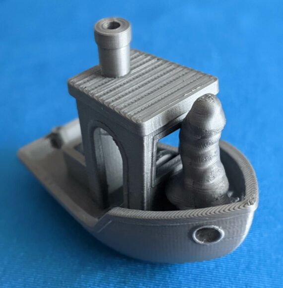 Un mini pénis imprimé en 3D sur un bateau