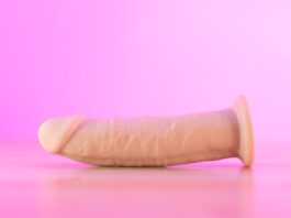 SilexD : un gode à double densité bon marché en silicone
