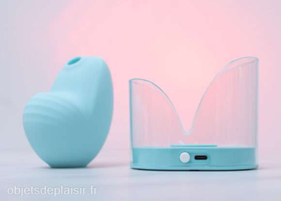 Biird Namii: Un joli petit stimulateur clitoridien aspirant lumineux