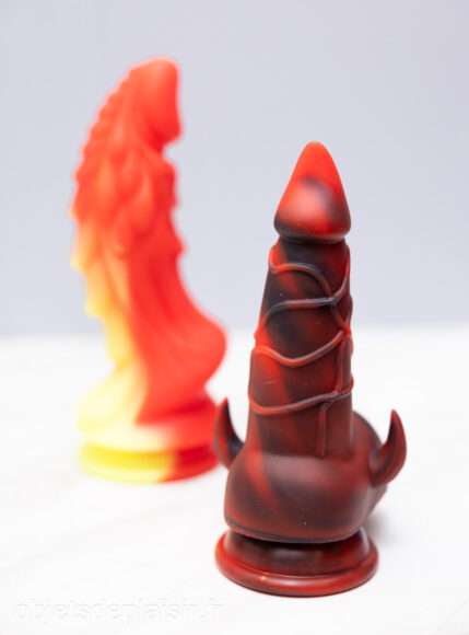 Les godes Horny Devil Creature Cocks et Fantasm Tales Red Dragon
