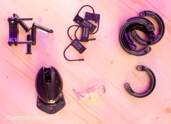 La cage "Homme Soumis" et ses accessoires