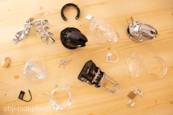 Divers types de cages de chasteté