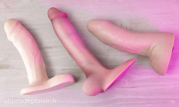 La RealDoll RC2 Standard, entre le Johnny de Vixen Creations et le Fleshlight Guys Manuel Ferrara