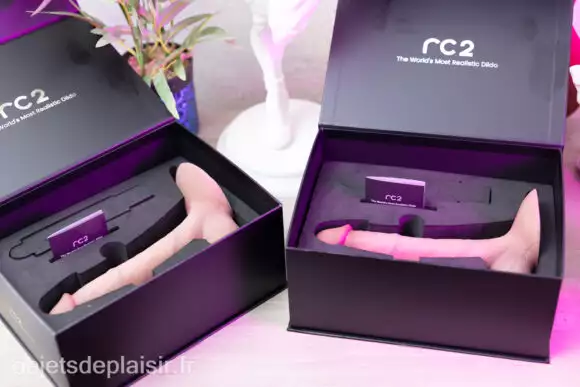 Les RealCock RC2 Standard et Premium, dans leurs emballages