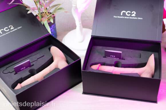 Les RealCock RC2 Standard et Premium, dans leurs emballages