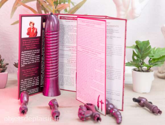 Le contenu du coffret de l'Eroscillator 2 Top Deluxe, dont le fascicule du Dr Ruth