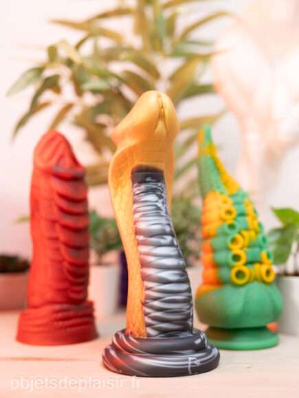 Les godes Creature Cocks Fire Dragon, Golden Mamba et Monstropus